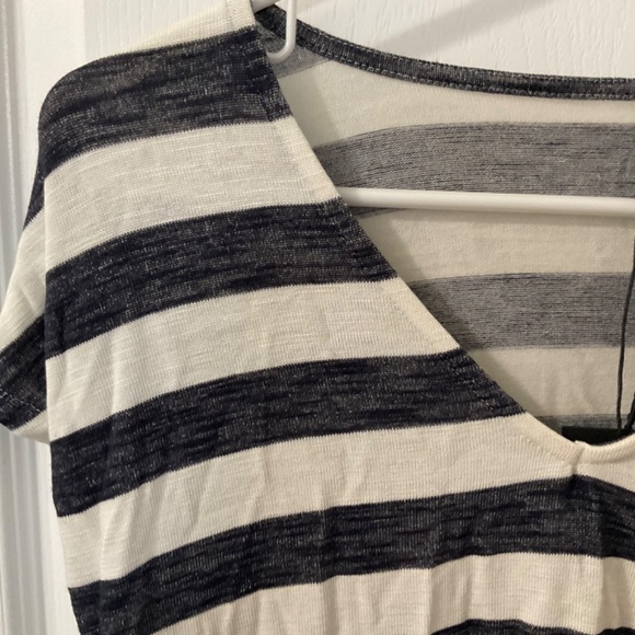 BNWT silver icing navy/white striped tee - Picture 4 of 4